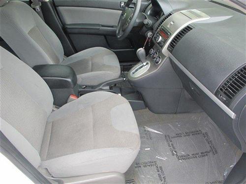 Nissan Sentra 2010 photo 2
