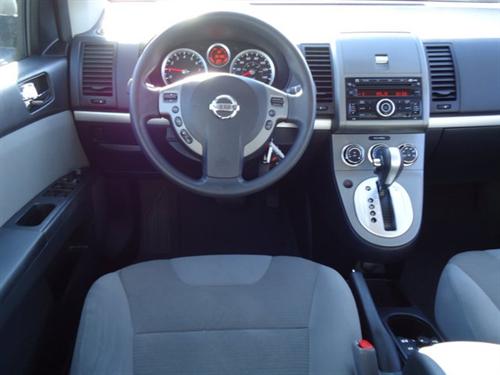 Nissan Sentra 2010 photo 3