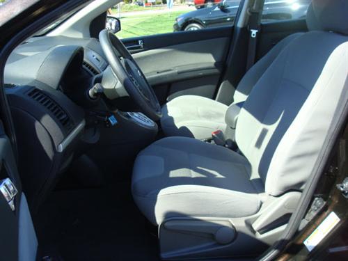 Nissan Sentra 2010 photo 1
