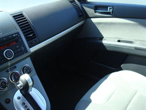 Nissan Sentra 2010 photo 2