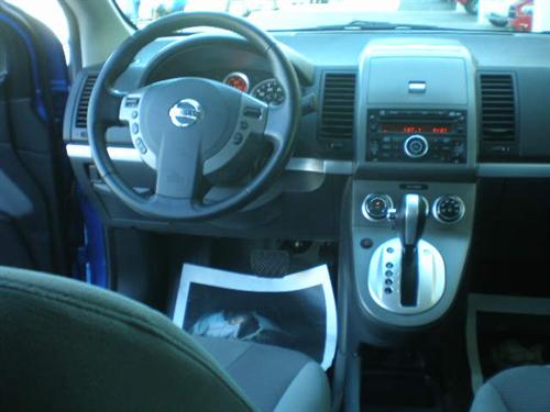 Nissan Sentra 2010 photo 2
