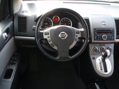 Nissan Sentra 2010 photo 1