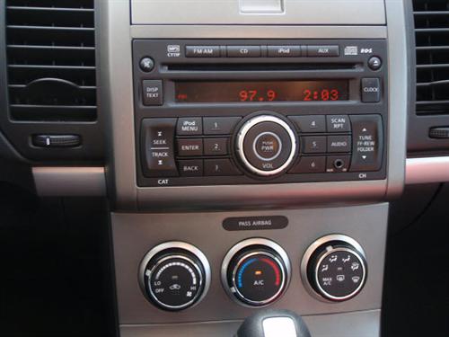 Nissan Sentra 2010 photo 2