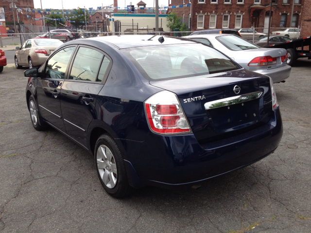 Nissan Sentra 2010 photo 1