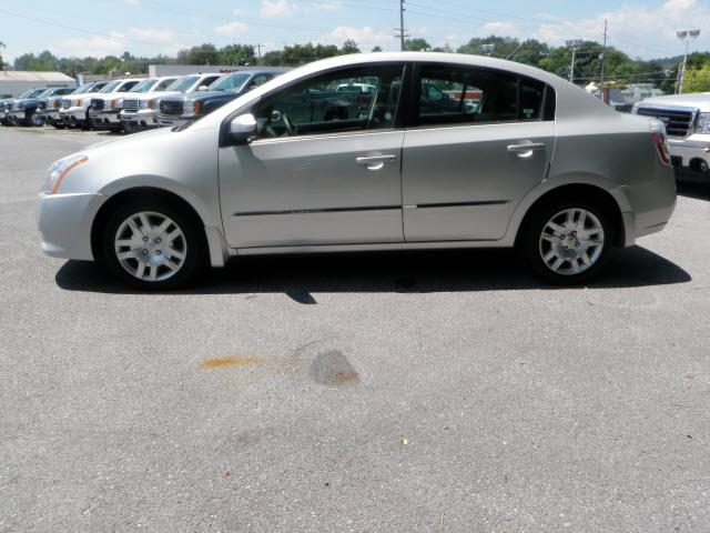 Nissan Sentra 2010 photo 1