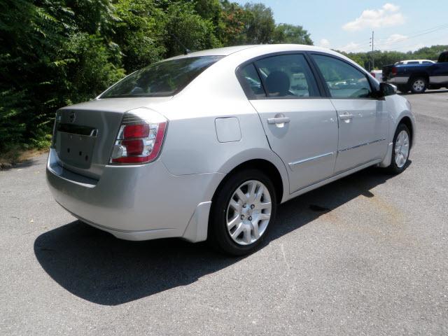 Nissan Sentra 2010 photo 2