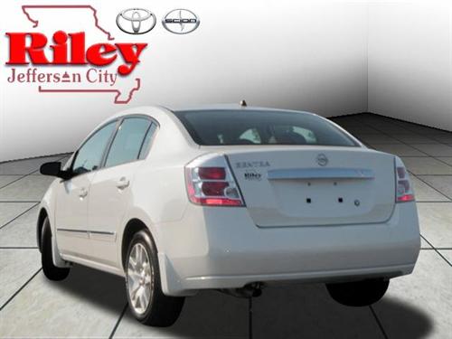 Nissan Sentra 2010 photo 2