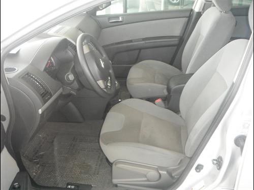 Nissan Sentra 2010 photo 2