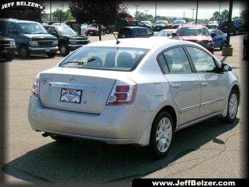 Nissan Sentra 2010 photo 2