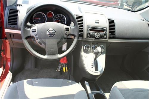 Nissan Sentra 2010 photo 2