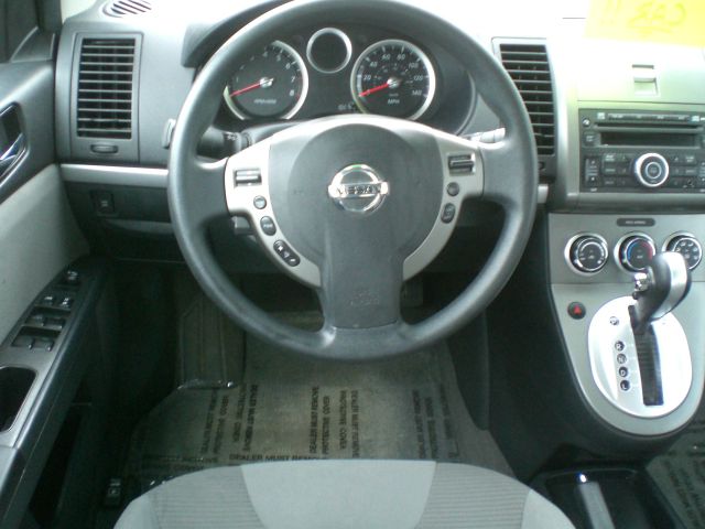 Nissan Sentra 2011 photo 8