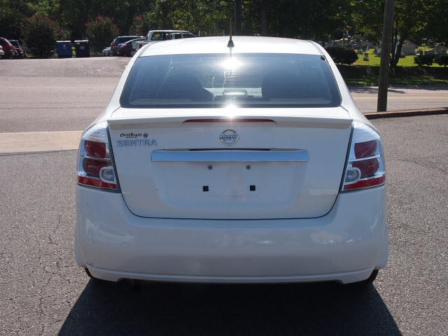 Nissan Sentra 2011 photo 2