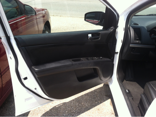 Nissan Sentra SLT Heavy DUTY Sedan