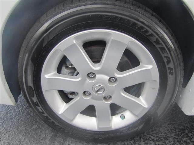 Nissan Sentra 2011 photo 1