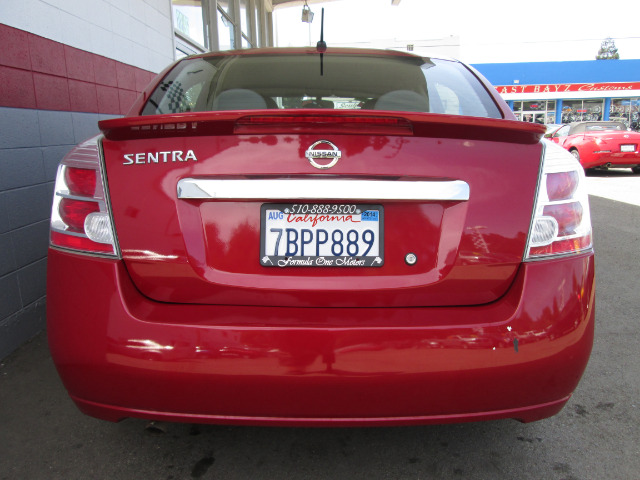 Nissan Sentra 2011 photo 1