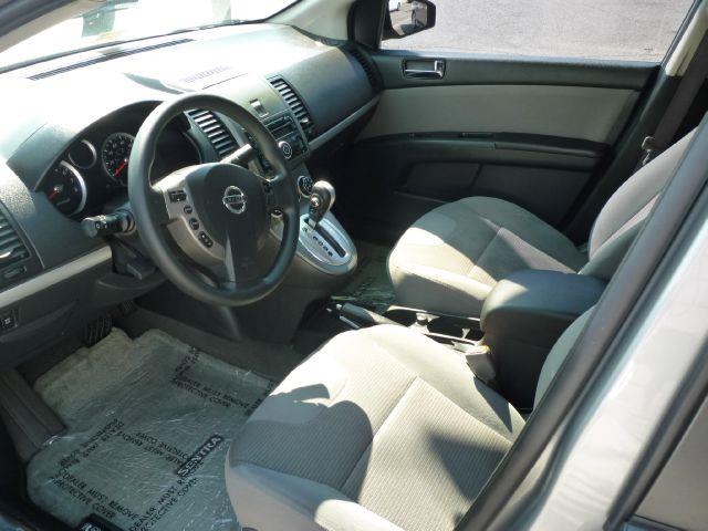 Nissan Sentra 2011 photo 2