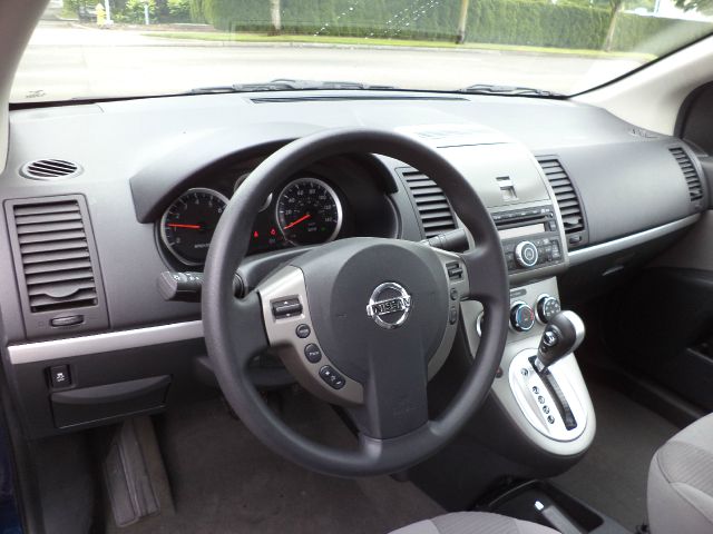 Nissan Sentra 2012 photo 1