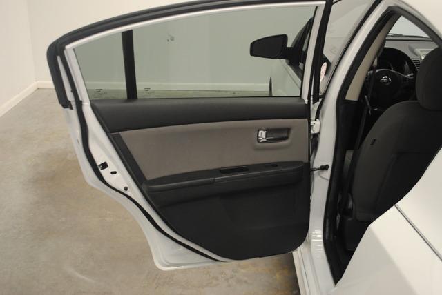 Nissan Sentra 2012 photo 13