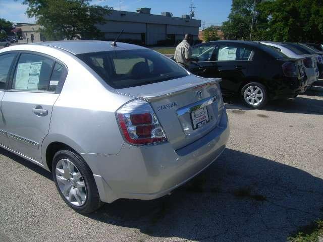 Nissan Sentra 2012 photo 3