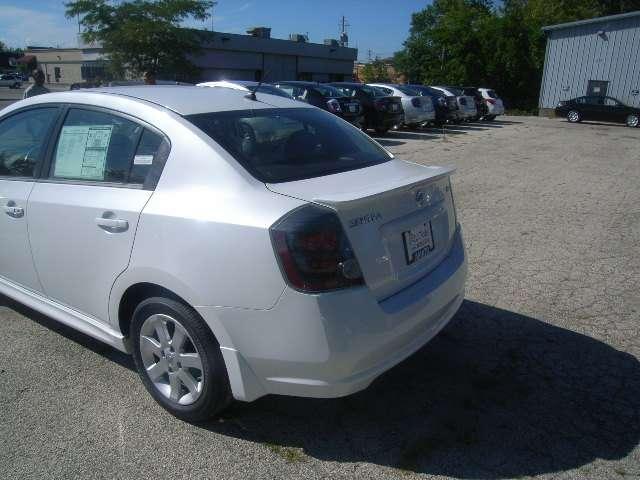 Nissan Sentra 2012 photo 2