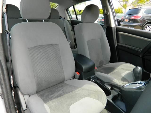 Nissan Sentra 2012 photo 4