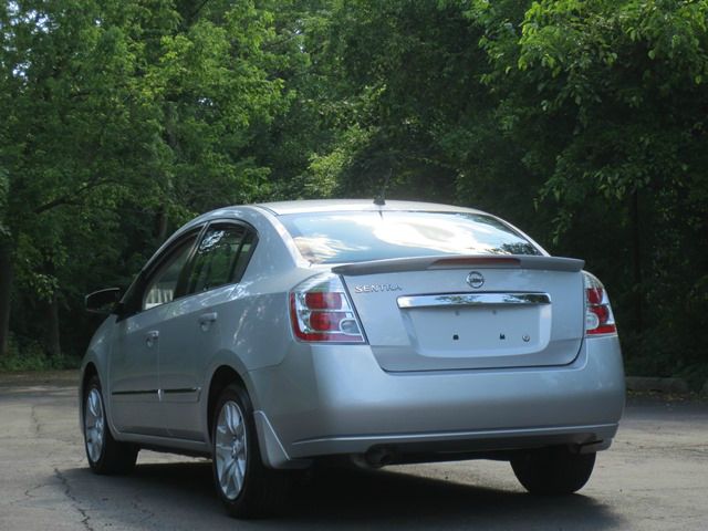 Nissan Sentra 4matic 4dr 3.5L AWD SUV Sedan