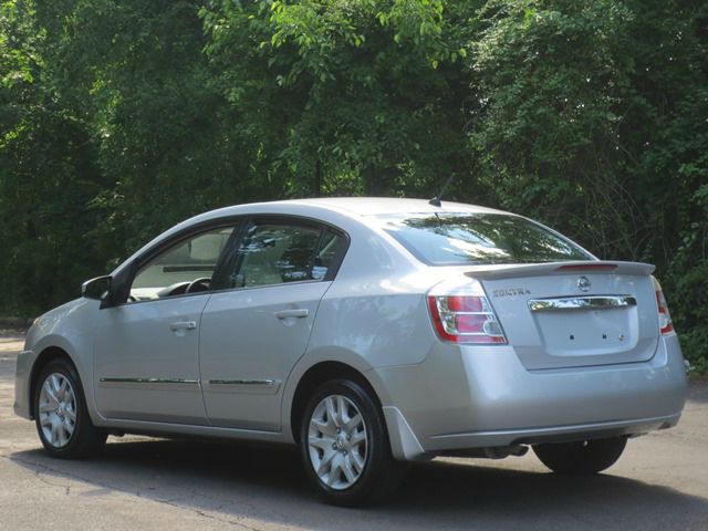 Nissan Sentra 2012 photo 1