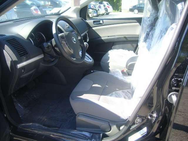 Nissan Sentra 2012 photo 4