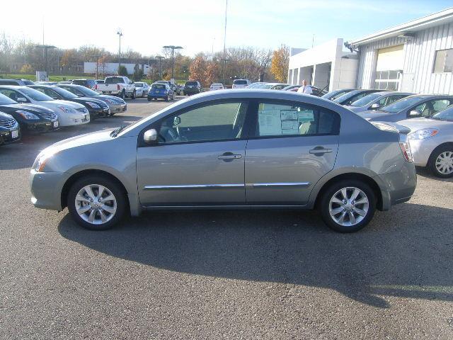 Nissan Sentra 2012 photo 2