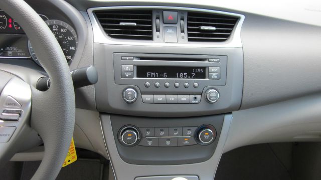 Nissan Sentra 2013 photo 4