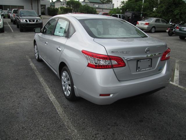 Nissan Sentra 2013 photo 4