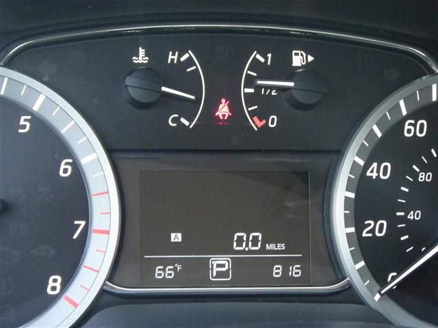 Nissan Sentra 2013 photo 14