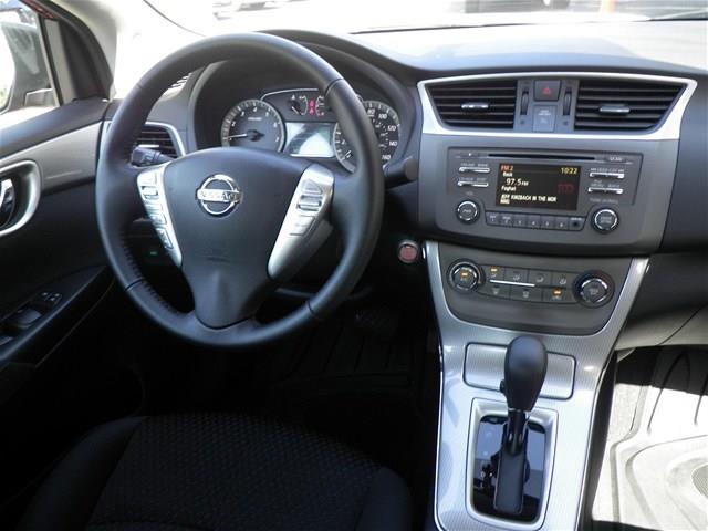 Nissan Sentra 2013 photo 6