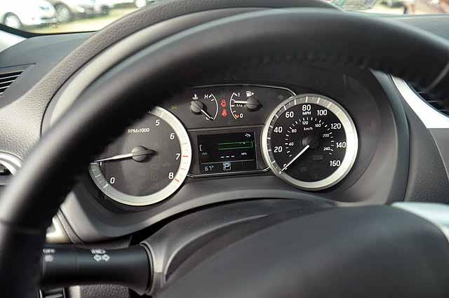 Nissan Sentra 2013 photo 2