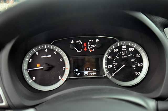 Nissan Sentra 330ci CAB Sedan