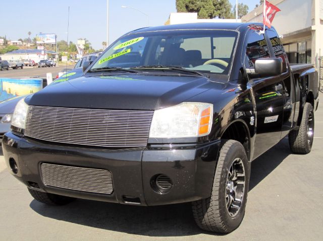 Nissan Titan SE 2WD Pickup Truck