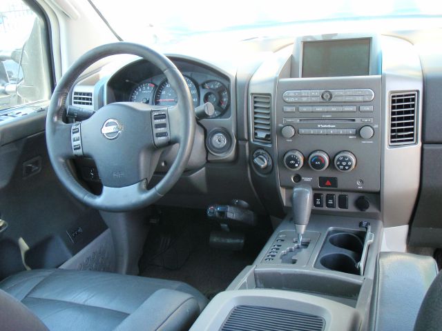 Nissan Titan 2004 photo 1
