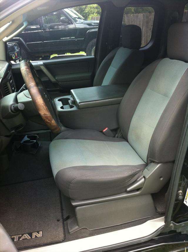 Nissan Titan 2004 photo 1