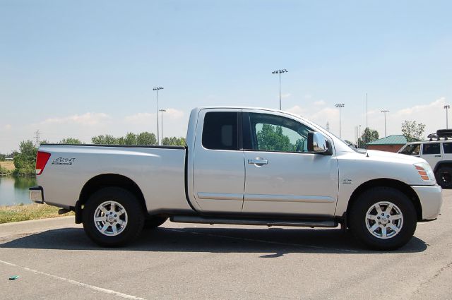 Nissan Titan 2004 photo 1