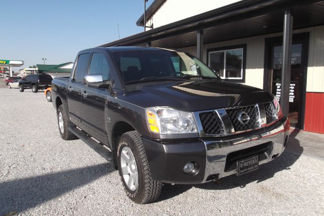 Nissan Titan 2004 photo 2