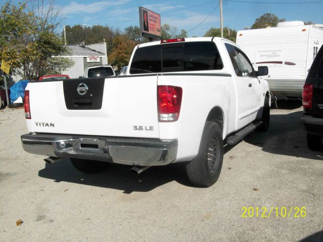 Nissan Titan 2004 photo 1
