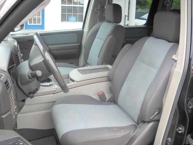 Nissan Titan SLT EXT CAB 4X2 Pickup Truck