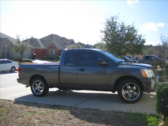 Nissan Titan 2004 photo 4