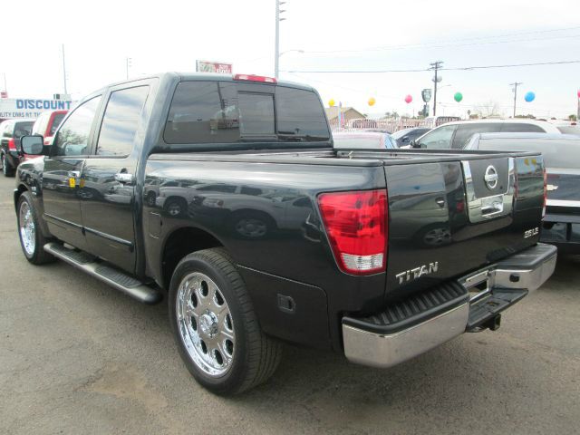 Nissan Titan 2004 photo 1