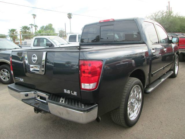 Nissan Titan 2004 photo 2