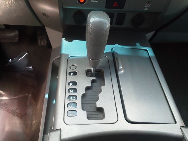 Nissan Titan SE 2WD Pickup Truck