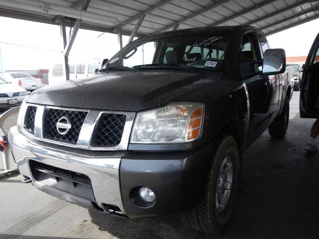 Nissan Titan 2004 photo 1