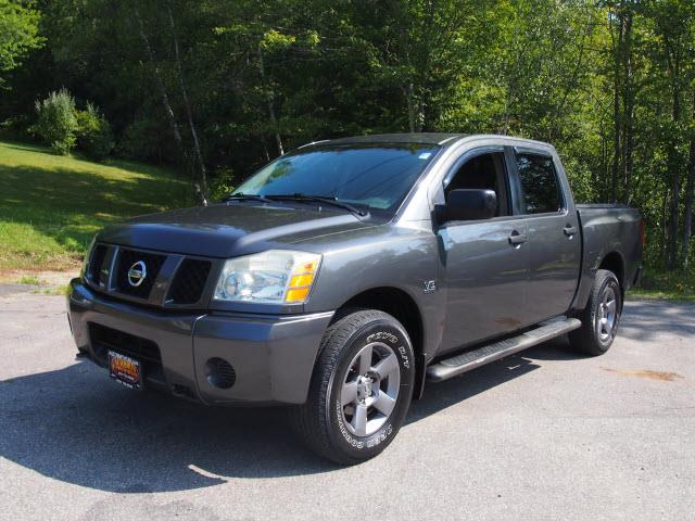 Nissan Titan 2004 photo 1