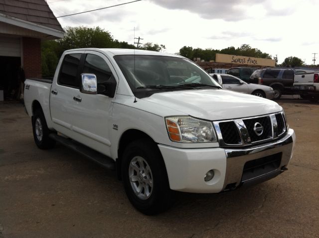 Nissan Titan 2004 photo 1