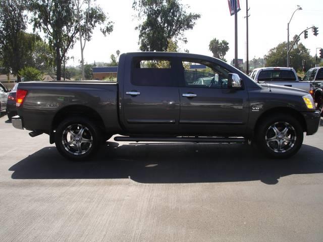 Nissan Titan 2004 photo 3